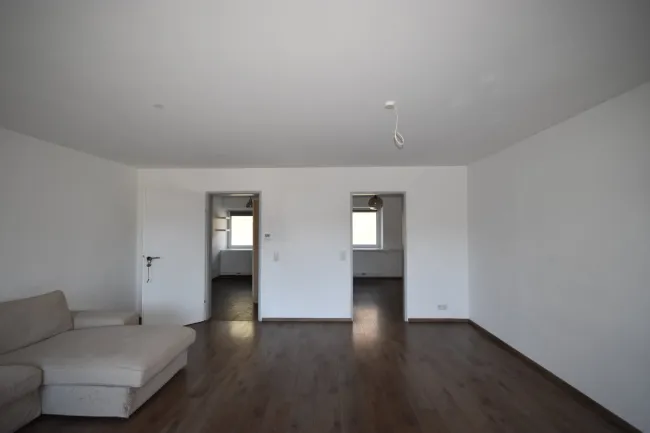 Balkon - Moderne und geräumige 2 Zimmer Wohnung mit großem Balkon Miete Grödig Salzburg