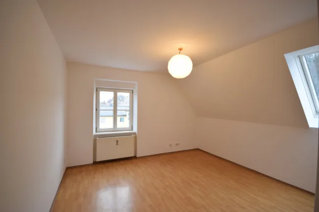 Kochbereich - 2 Zimmer Dachgeschoss Wohnung Miete Parsch Salzburg