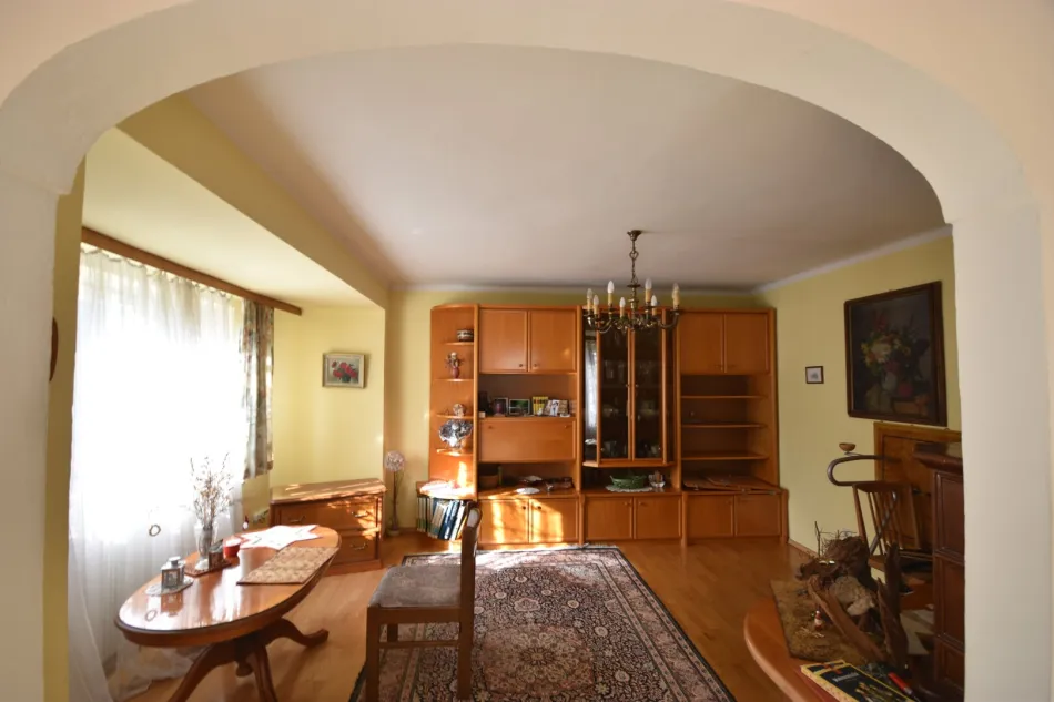 Ansicht - Renovierungsbedürftiges und geräumiges Haus mit Geschäftslokal Kauf Aigen Salzburg