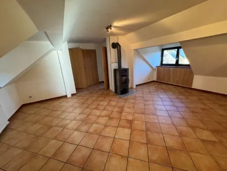 Wohn- Esszimmer - Geräumiges 3 Zimmer Appartement im Dachgeschoss mit PKW-Stellplatz Miete Grödig Salzburg