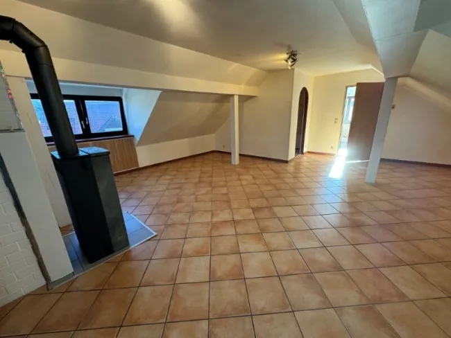 Wohn- Esszimmer - Geräumiges 3 Zimmer Appartement im Dachgeschoss mit PKW-Stellplatz Miete Grödig Salzburg