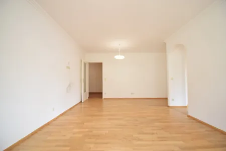 Wohnbereich - Gediegene 3 Zimmer Wohnung mit Balkon und Gartennutzung Miete Oberndorf bei Salzburg