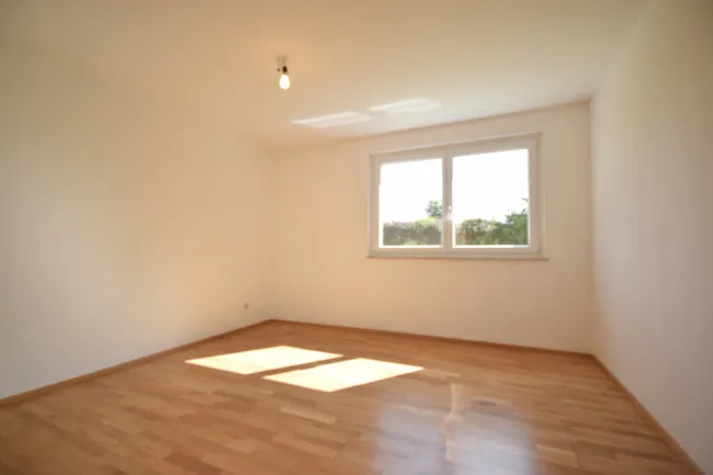 Elternschlafbereich - Gediegene 3 Zimmer Wohnung mit Balkon und Gartennutzung Miete Oberndorf bei Salzburg