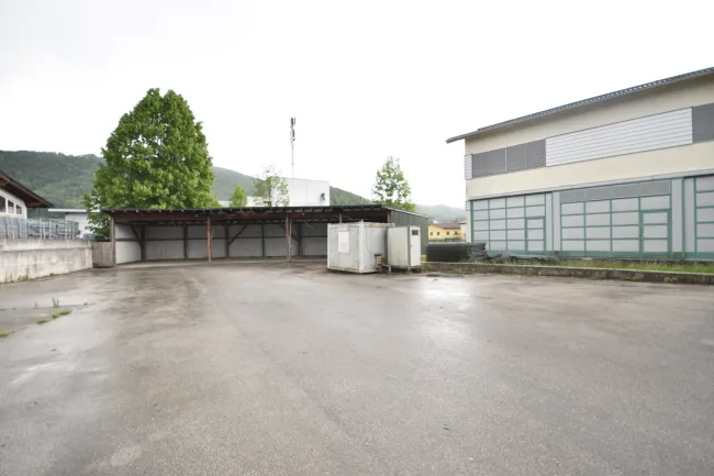Ansicht - Lagerplatz mit großem Carport und Bürocontainer Pacht Elsbethen Salzburg