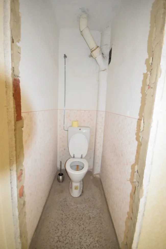 Toilette - Renovierungsbedürftige 2 Zimmer Wohnung im Naturparadies Kauf Großveitsch Steiermark
