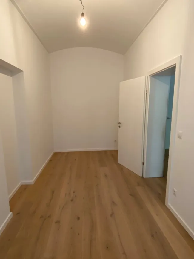 Wohn- Essbereich - Kleines neu renoviertes 2 Zimmer Wohnatelier/Loft Kauf 15. Bezirk Wien