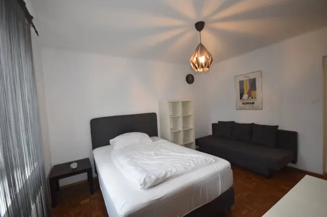 Ansicht - Geräumige 3 Zimmer WG-Wohnung mit kleinem Balkon im Innenhof Miete Andräviertel Salzburg