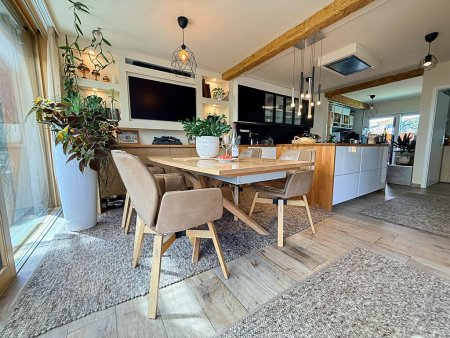 Modernes Holz-Bungalow mit Pool, Sauna & Südgarten | Wohnen wie im Urlaub in 1210 Wien