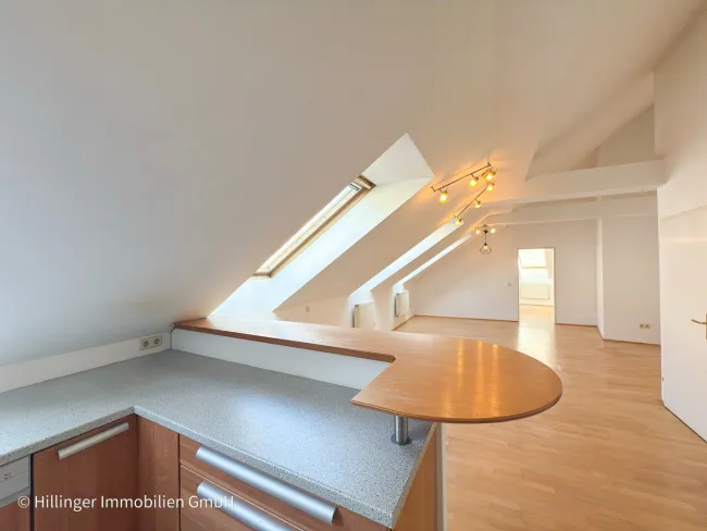Unter € 3.550/m² beim Bahnhof Floridsdorf | 72 m² DG-Wohnung, 2 Zimmer, sofort beziehbar - Bild