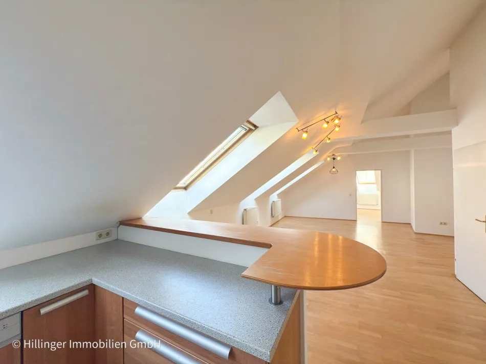 Unter € 3.550/m² beim Bahnhof Floridsdorf | 72 m² DG-Wohnung, 2 Zimmer, sofort beziehbar - Bild