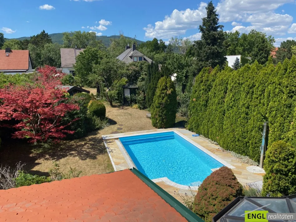 Sehr charmantes Einfamilienhaus mit traumhaftem Pool, Wintergarten, großem Carport und Garten mit einigen Extras - Bild