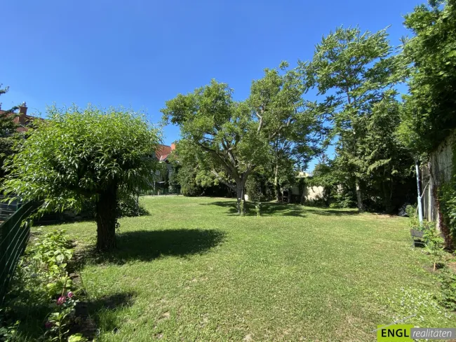 Gemeinschaftsgarten mit Grillmöglichkeit und Partyraum