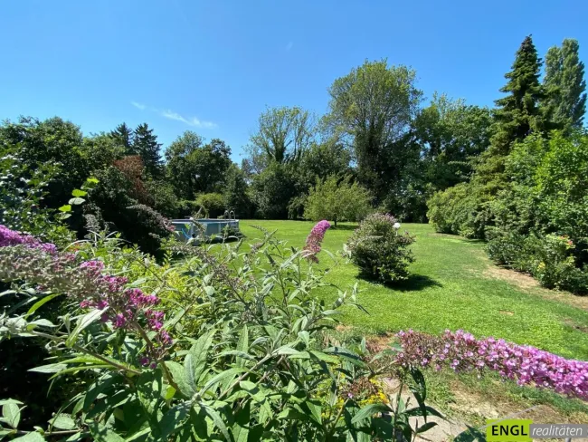 Jahrhundertwendevilla mit großem Garten