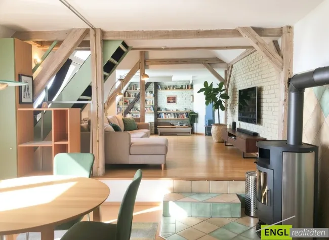 Gemütliches 3 Zimmerwohnung im Dachgeschoss perfekt für Künstler, Single, Paare und kleine Familie - Titelbild