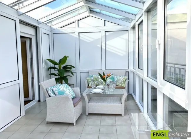 Beste Adresse! Helle Maisonette Wohnung mit Balkon, Wintergarten und Terrasse mit Blick zum Stephansdom - Bild