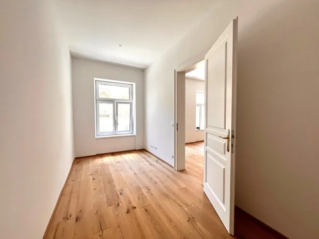 Erstbezug! Kompakte 2 Zimmer Altbauwohnung (Top 8) - Bild