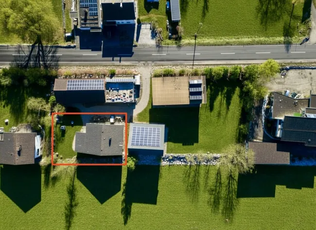Luftbild mit eingezeichnetem Grundstück