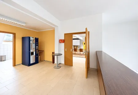 Foyer mit Blick in den Seminarraum