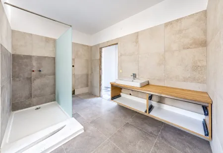 Badezimmer (OG)