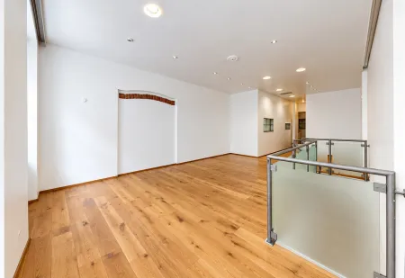 Gewerbefläche/Treppenaufgang