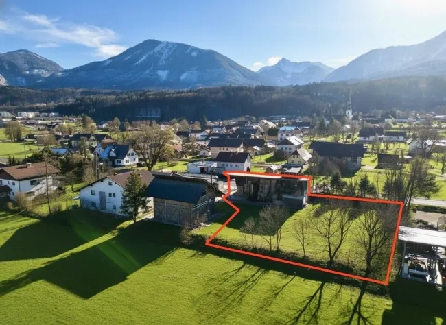 Luftbild mit eingezeichnetem Grundstück