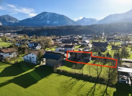 Luftbild mit eingezeichnetem Grundstück