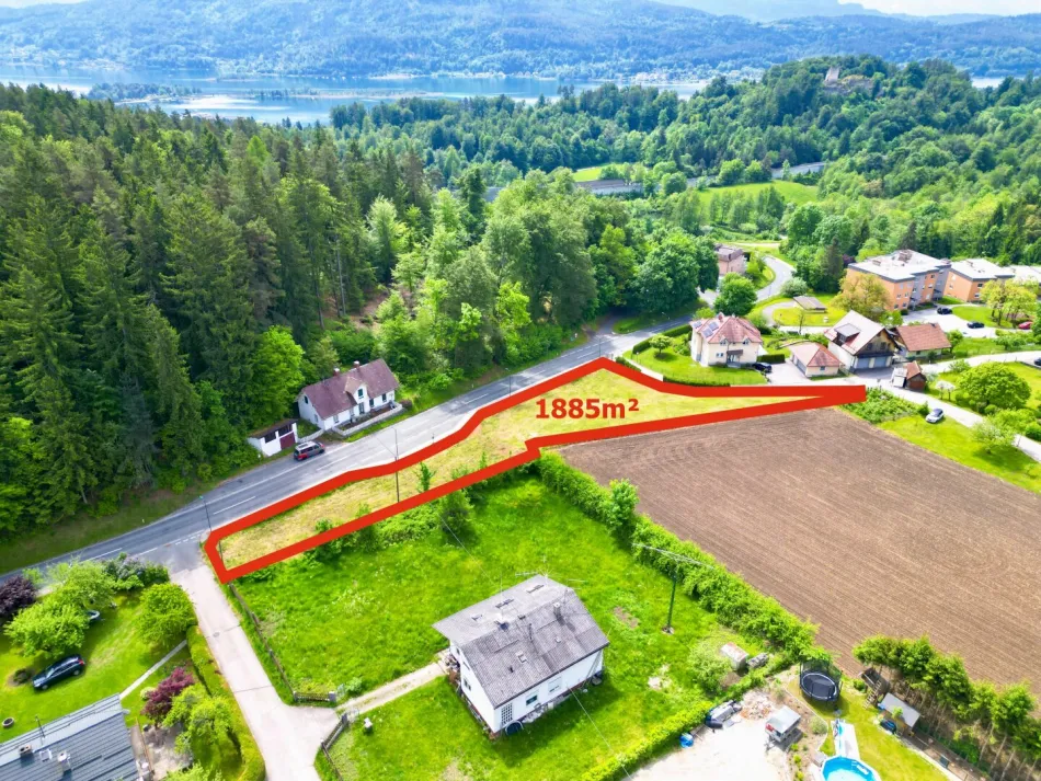 Luftbild mit eingezeichnetem Grundstück