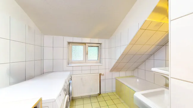 Badezimmer  Wohnung DG