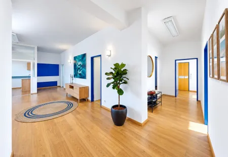 Ausstattungsbeispiel Büro 1 & Flur