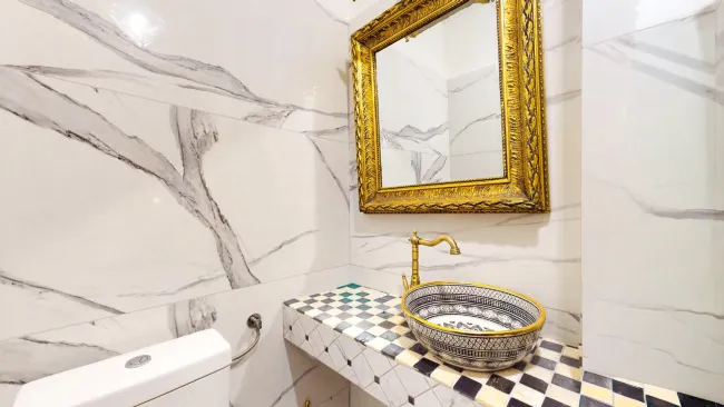 WC (EG)