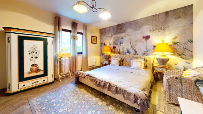 Schlafzimmer 1 (UG)
