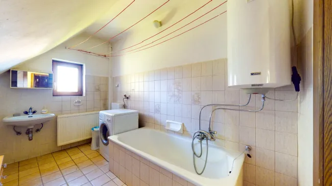 Badezimmer (OG)