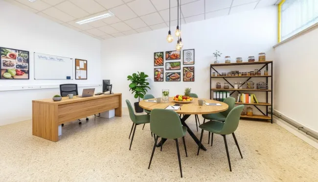 Ausstattungsbeispiel Büro vorne