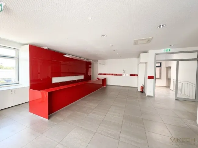 Gewerbefläche in Bestlage I 164m² - 665m² I Freiparkplätze I Bus Station I Top Sichtbarkeit - Bild