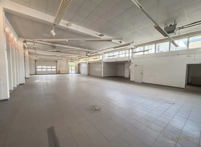 Lager I St. Pölten I 401m² I Tor I nähe Bahnhof - Titelbild