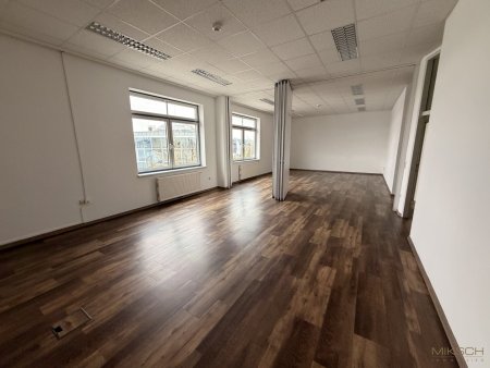 Gewerbefläche in Bestlage I 136m² - 204m² I Freiparkplätze I Bus Station I Top Sichtbarkeit