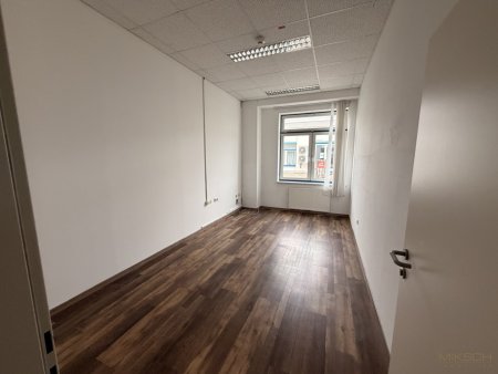 Gewerbefläche in Bestlage I 136m² - 204m² I Freiparkplätze I Bus Station I Top Sichtbarkeit