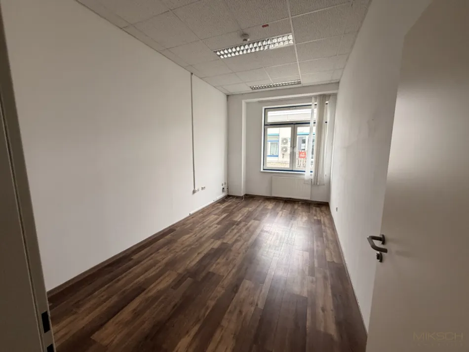Gewerbefläche in Bestlage I 136m² - 204m² I Freiparkplätze I Bus Station I Top Sichtbarkeit - Bild