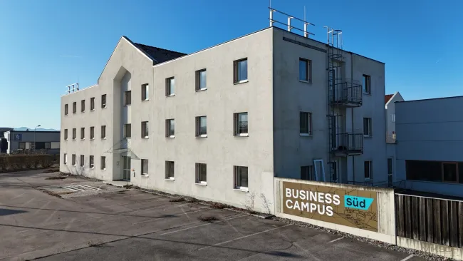 Attraktive Gewerbeimmobilie im BUSINESS CAMPUS St. Pölten Süd - Büros, Hallen, Lagerflächen I Top Lage - Titelbild