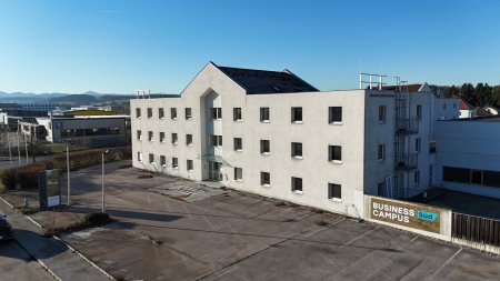 Attraktive Gewerbeimmobilie im BUSINESS CAMPUS St. Pölten Süd - Büros, Hallen, Lagerflächen I Top Lage