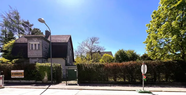 Charmantes 1.202 m² Grundstück mit kleinem Haus und viel Potenzial (ca. 750- 800 m² Wohnfläche möglich!) - Bild