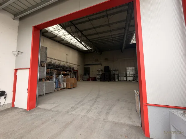 Halle & Büro direkt neben A1 zu mieten I 558m² Halle I 65m² Büro I vielseitig nutzbar - Bild