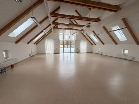 Vielseitig nutzbare Geschäftsfläche I Barrierefrei I 182m² I in Mank I großer Saal I Parkplatz