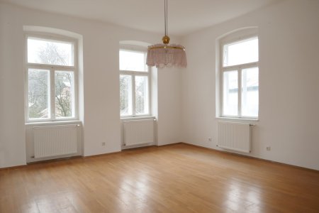 Wunderschönes Grundstück mit kleinem Zinshaus im Ortskern von Weissenbach an der Triesting!