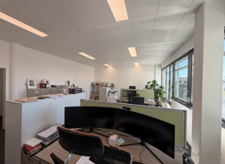 Moderne Bürofläche I ca. 60m² Gesamtnutzungsfläche I Aufzug I Teeküche I nähe Autobahn & Wien I E Ladestationen