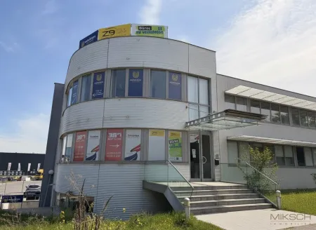 Moderne Bürofläche I ca. 250m² I direkt neben Flughafen Wien I PKW Stellplätze am Grundstück I