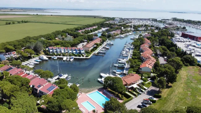 Haus mit Bootsplatz in Aprillia Mattima - Bild