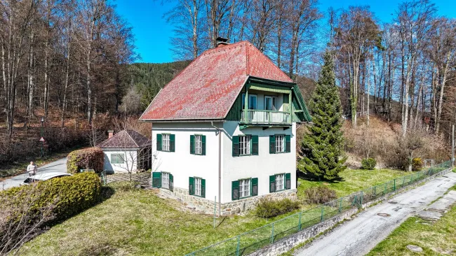 Charmantes "Sommerhaus" mit Potenzial in Ruhelage! (Zentrumsnahe) - Titelbild