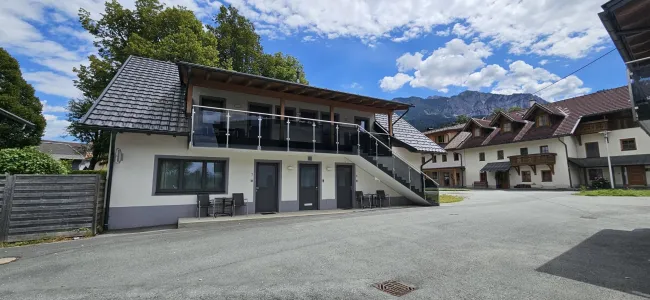 Investment dirket neben der Piste am Nassfeld - Bild