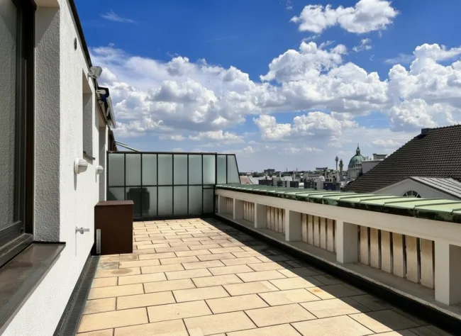 NÄHE STAATSOPER- ruhig gelegene 3 Zimmer Wohnung mit 40m² Terrasse! - Titelbild